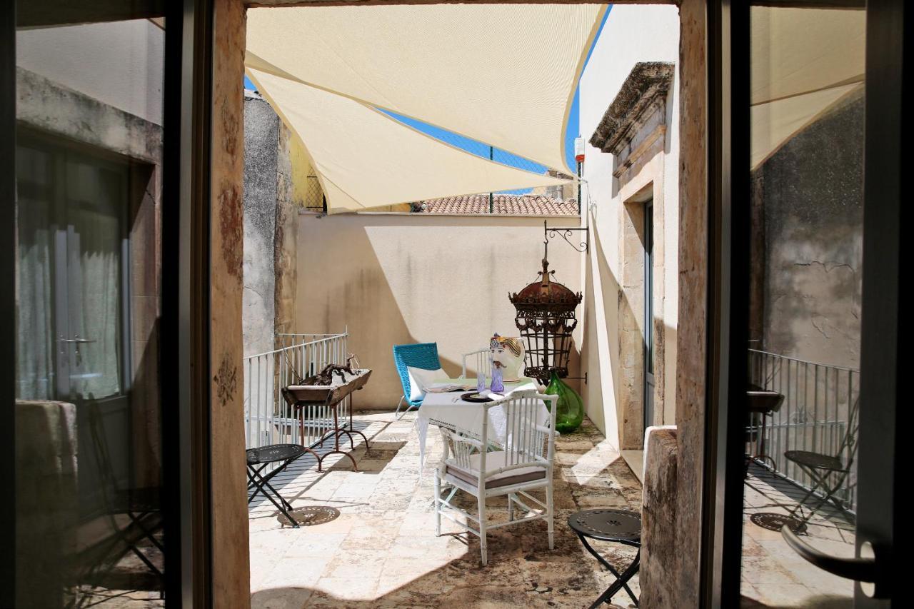 Dimora Di Catullo - Ospitalita Di Charme Villa Palazzolo Acreide Bagian luar foto