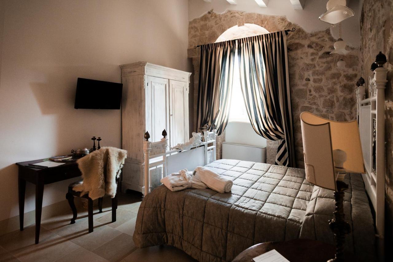 Dimora Di Catullo - Ospitalita Di Charme Villa Palazzolo Acreide Bagian luar foto