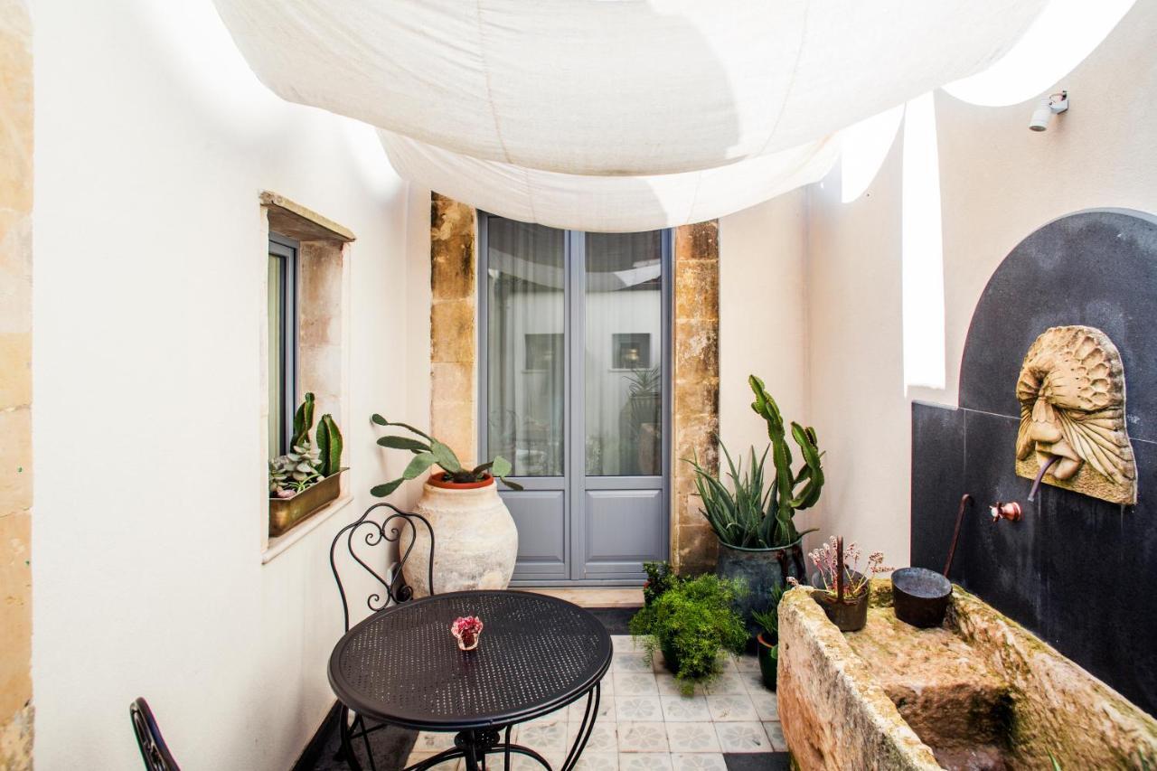 Dimora Di Catullo - Ospitalita Di Charme Villa Palazzolo Acreide Bagian luar foto